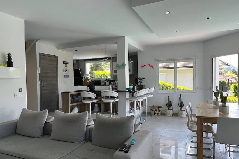 Magnifique villa au calme avec piscine et vue lac in Annecy, Annecy (commune)