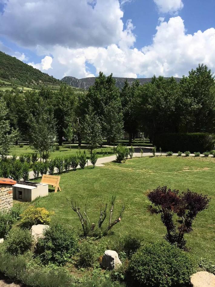 Mobil home pour 5 personnes, avec terrasse ainsi que piscine et sauna à Mostuéjouls - 3