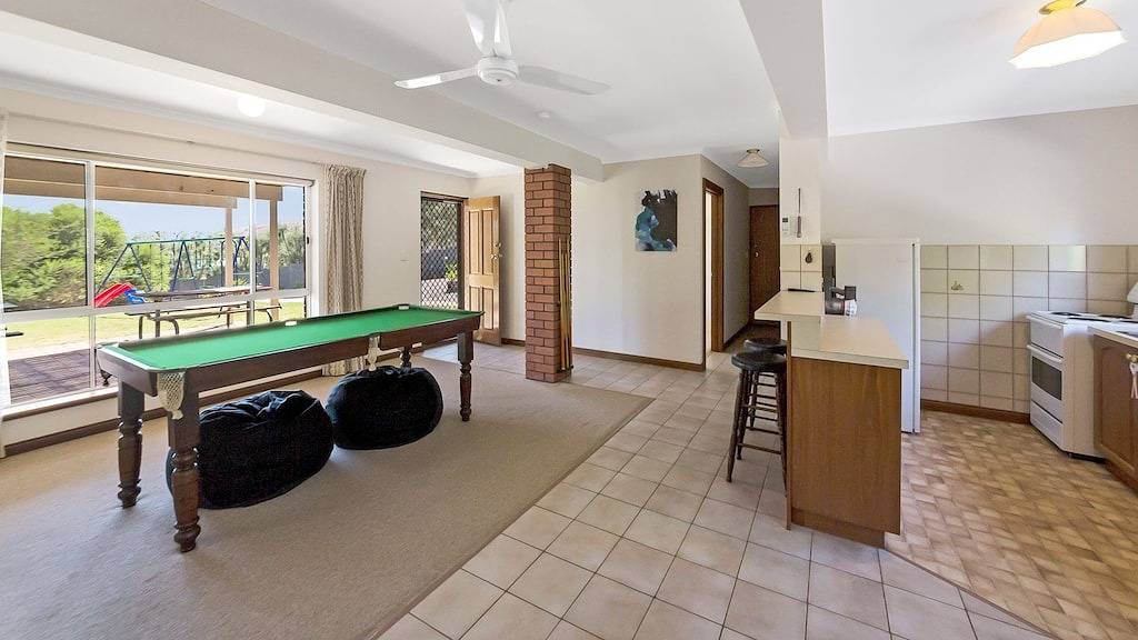 Holiday Home for 14 People in Carrickalinga, District Council of Yankalilla