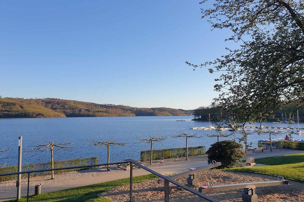 Vacation home on Lake Sorpe with panoramic views of the lake, foto 7