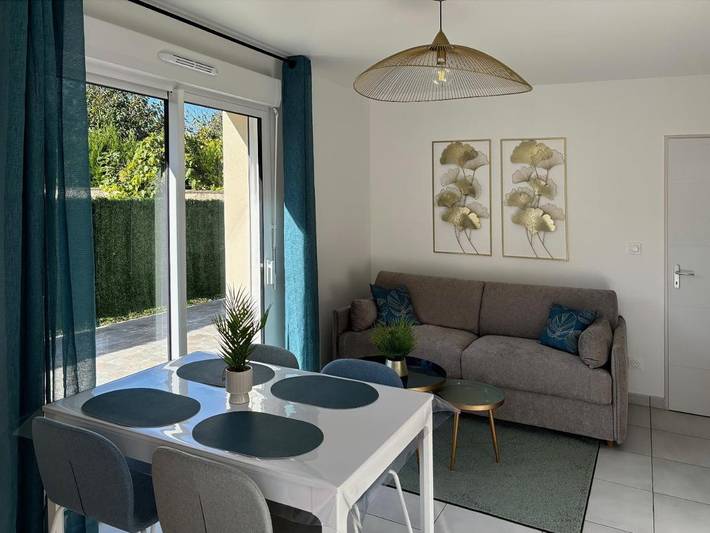 Gîte pour 5 personnes, avec jardin à Isles-lès-Villenoy
