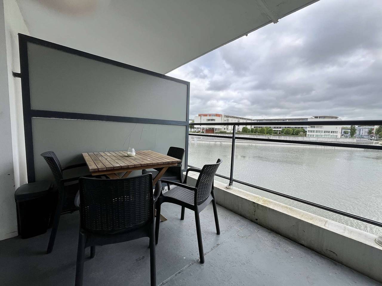 Entire apartment, 1-room apartment with balcony and parking in La Rochelle in La Rochelle, La Rochelle region