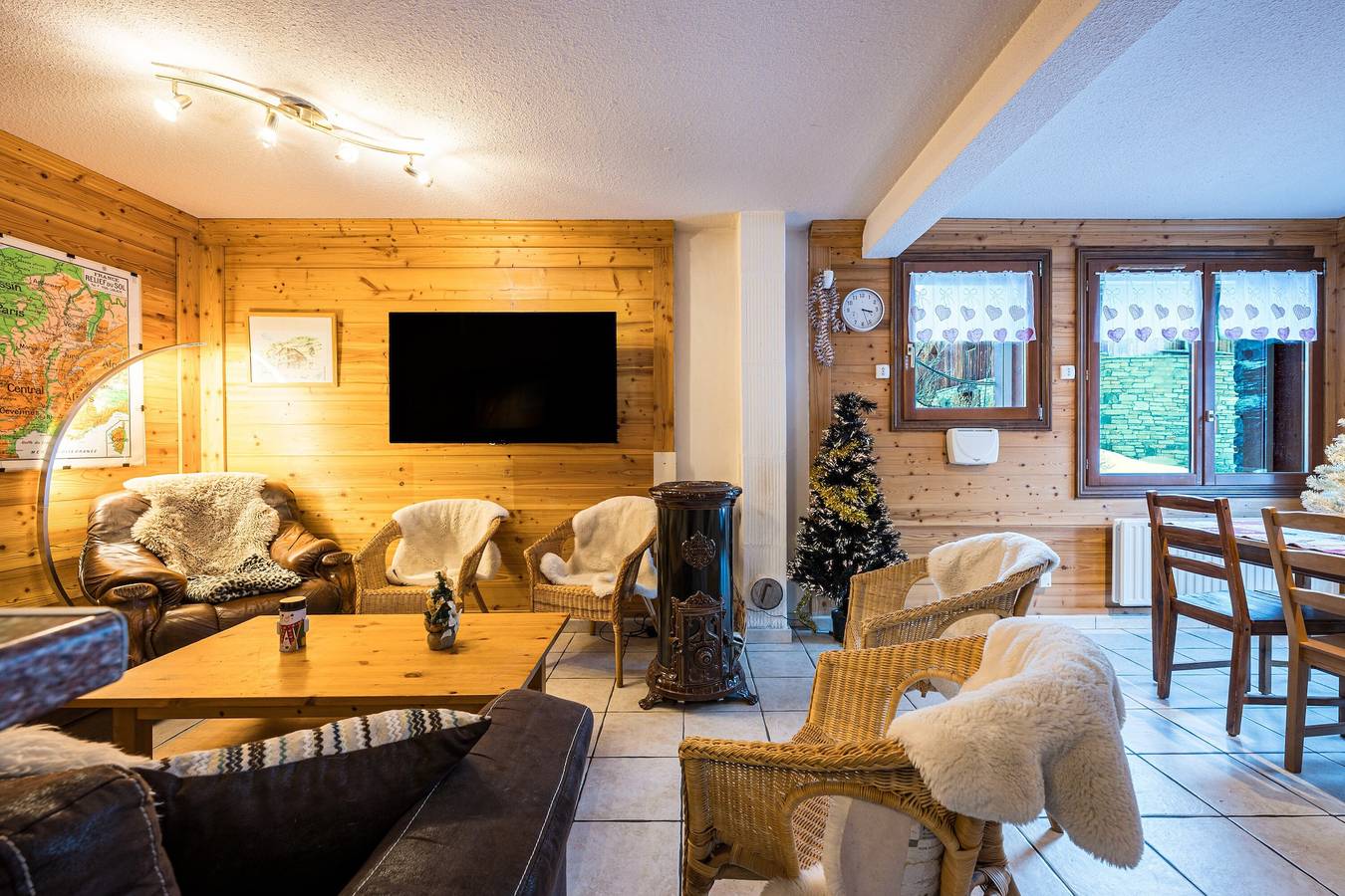 Entire apartment, Chalet 'Genepi - 14p' with Mountain Views, Private Terrace and Wi-Fi in Saint-Martin-de-Belleville, Les Trois Vallées