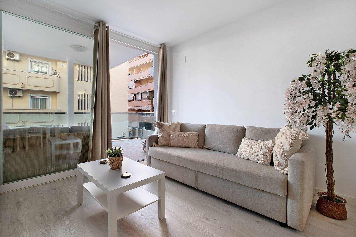 Apartamento entero, Apartamento "Edificio Italia" con terraza privada y Wi-Fi in Torrequebrada, Benalmádena