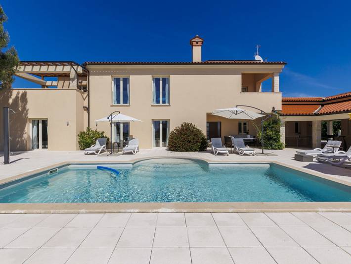 Ferienhaus für 8 Personen, mit Terrasse und Garten sowie Pool und Sauna - 1