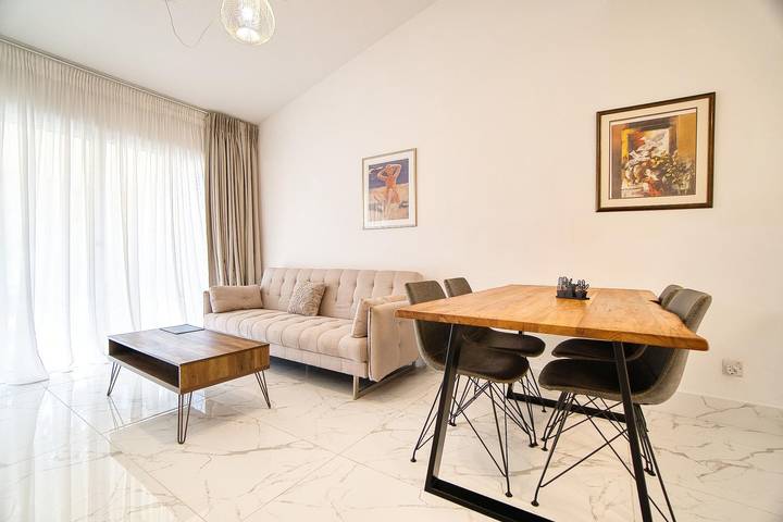 Gîte pour 4 personnes, avec piscine et bassin pour enfant ainsi que jardin et terrasse à Paphos (ville)
