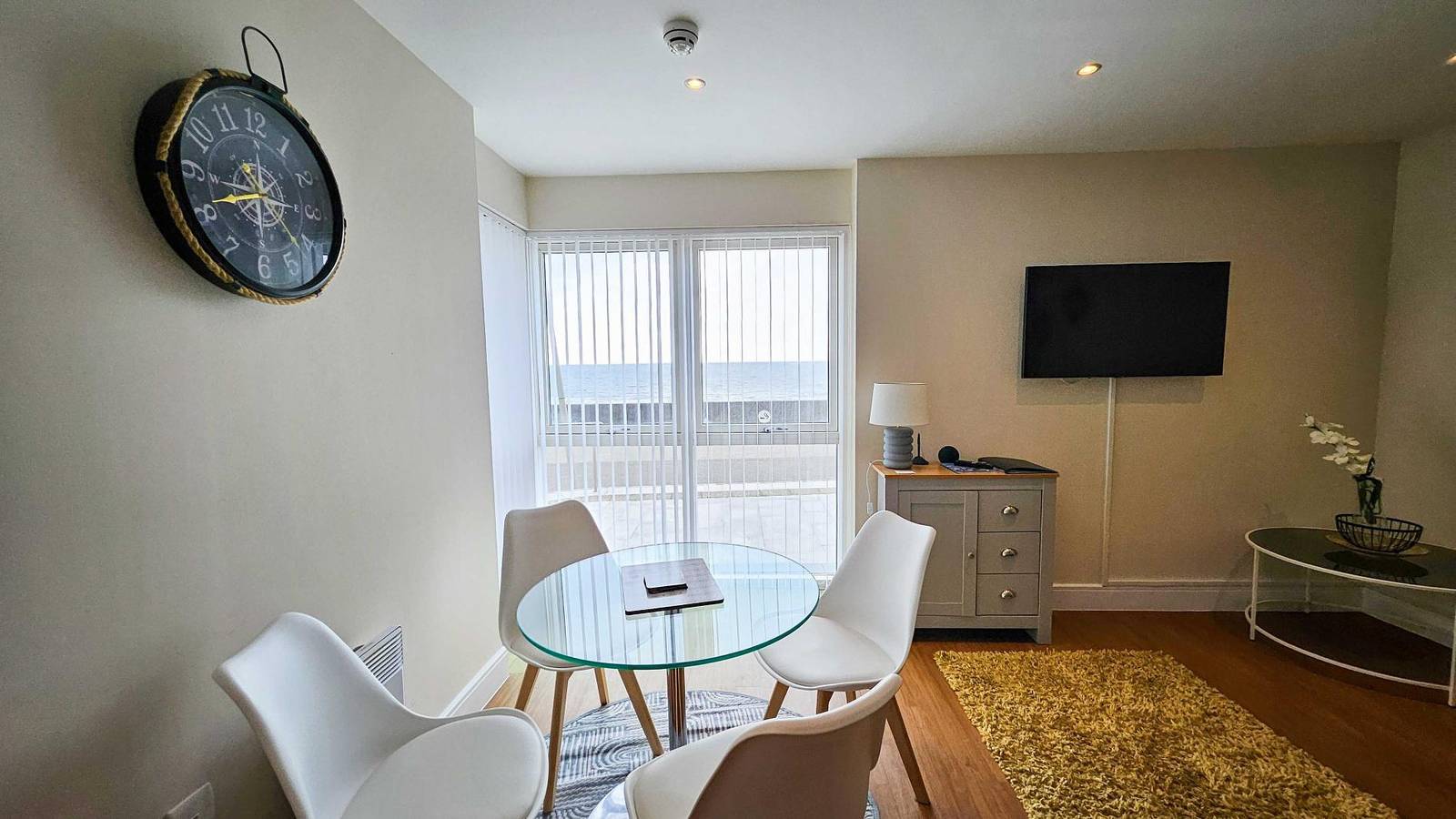 Entire apartment, Meridian Bay - 1 Bedroom Apt - Swansea in Swansea, Swansea region