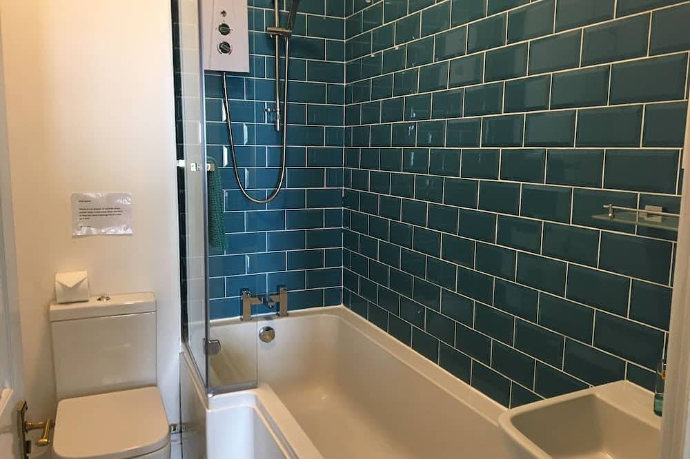Entire apartment, First floor seaside apartment with balcony and spectacular sea views. in Tywyn, Snowdonia