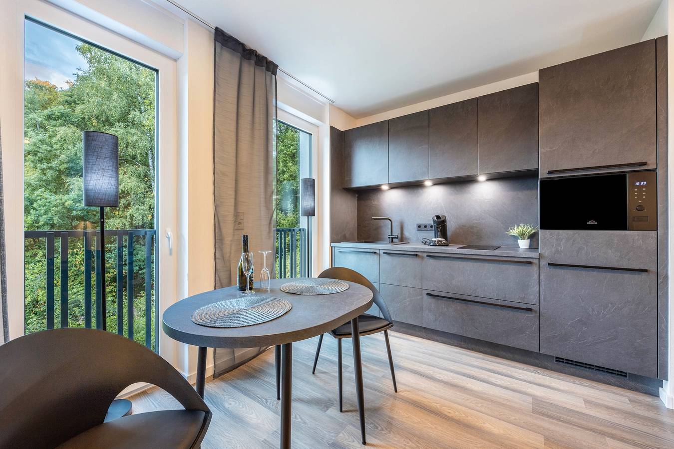 Geheel appartement, Vakantiewoning "Egge Resort 7g" met balkon, whirlpool en sauna in Altenbeken, Teutoburgerwoud