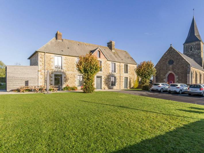 Gîte pour 14 personnes, avec jardin