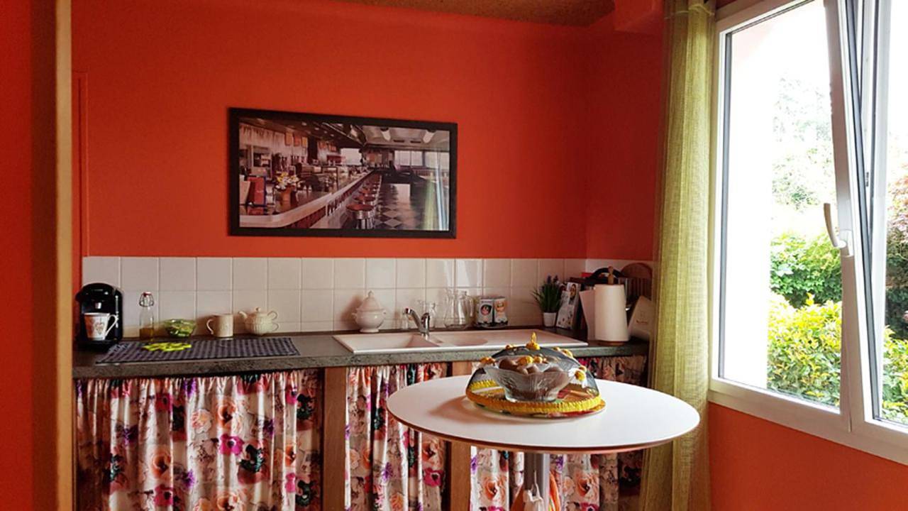 Chambre pour une personne, avec accès à la cuisine, et au jardin calme in La Copechagnière, Vallée de la Loire