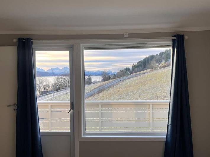 Ferienwohnung für 4 Personen, mit Balkon und Terrasse sowie Seeblick und Ausblick in Molde - 2