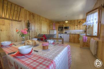 Gîte pour 4 personnes, avec terrasse à Chazey-sur-Ain