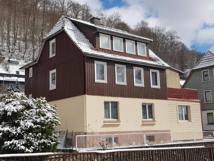 Ferienhaus für 15 Personen, mit Ausblick und Garten, mit Haustier in Zorge