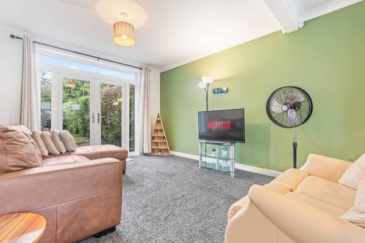 Beautiful 5 Bedroom Home in Coventry 14min to Nec in Coventry, Birmingham Area