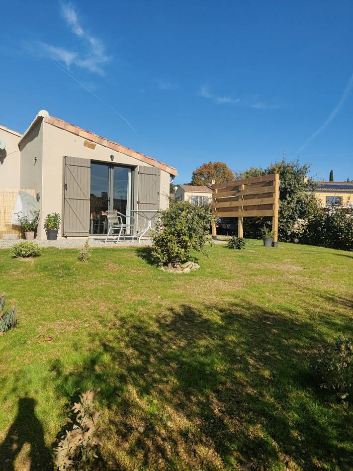 Gîte pour 2 personnes, avec piscine ainsi que terrasse et jardin à Saint-Saturnin-lès-Apt - 2
