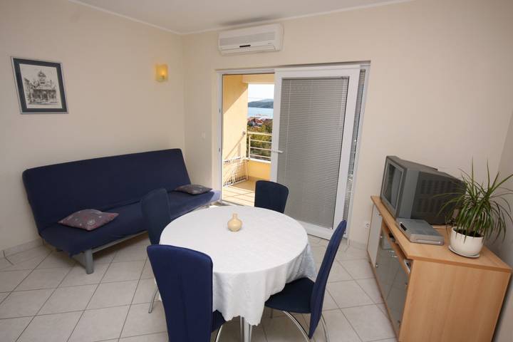 Apartament wakacyjny dla 4 osób, z balkon/ taras w Vinisce