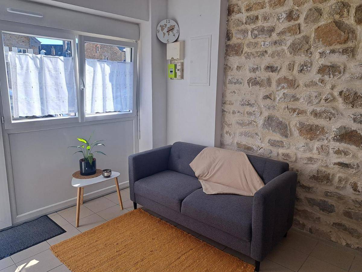 Appartement entier, One-Bedroom Apartment in Avranches, Baie du Mont-Saint-Michel