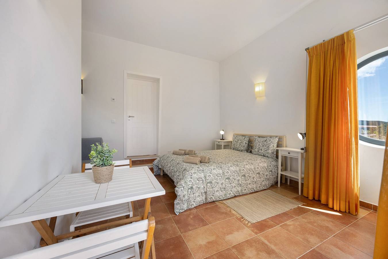 Zimmer 'Amado' mit Gemeinschaftsgarten und Wi-Fi in Bordeira, Naturpark Südwest-Alentejo und Costa Vicentina