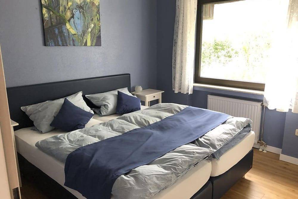 Ferienhaus Schöner Maarblick - 4-Bett-Ferienhaus Dusche/Wc, 2 Schlafräume in Schalkenmehren, Vulkaneifel