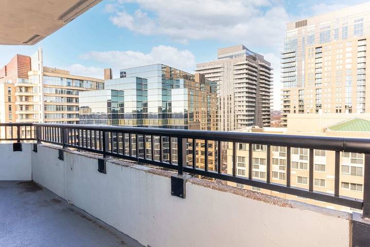 Vacation rental for 6 people, with balcony and pool in Arlington (VA)