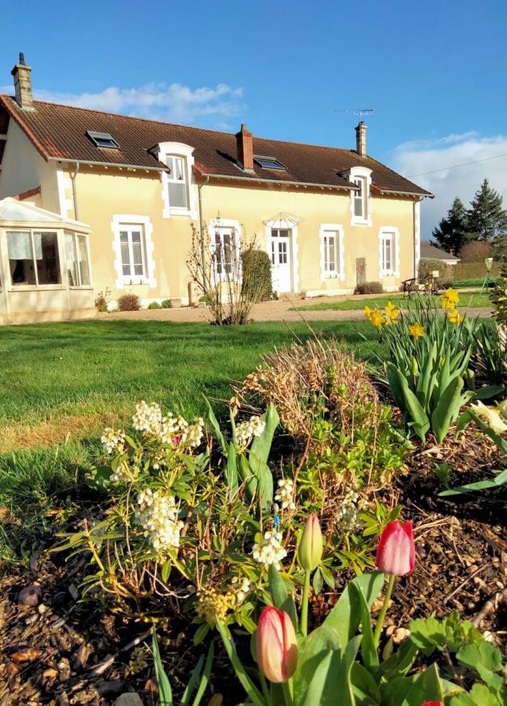 Chambre d’hôte pour 4 personnes, avec Jardin dans le Cher