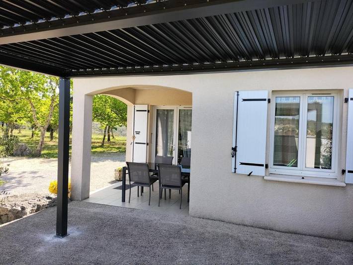 Location de vacances pour 4 personnes, avec jardin ainsi que piscine et vue à Lagorce - 4