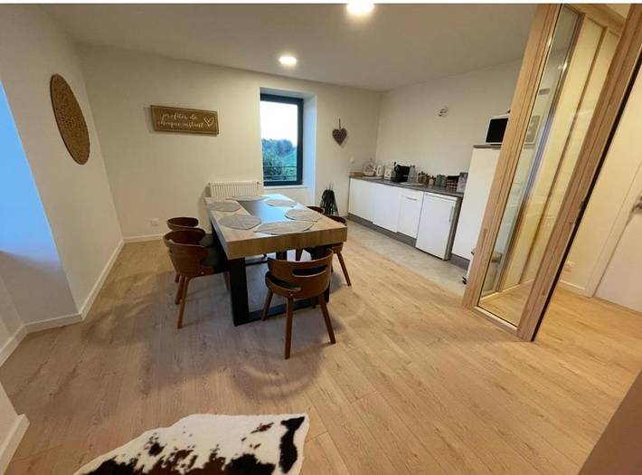 Hôtel pour 6 personnes, avec terrasse ainsi que vue et jardin, animaux acceptés dans Saint-Bonnet-le-Troncy - 3