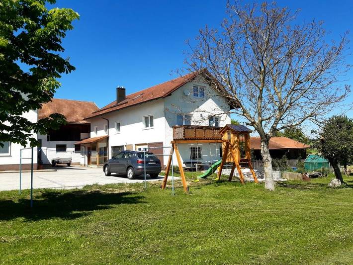 Ferienwohnung für 7 Personen, mit Balkon und Terrasse sowie Garten und Ausblick in Büchlberg
