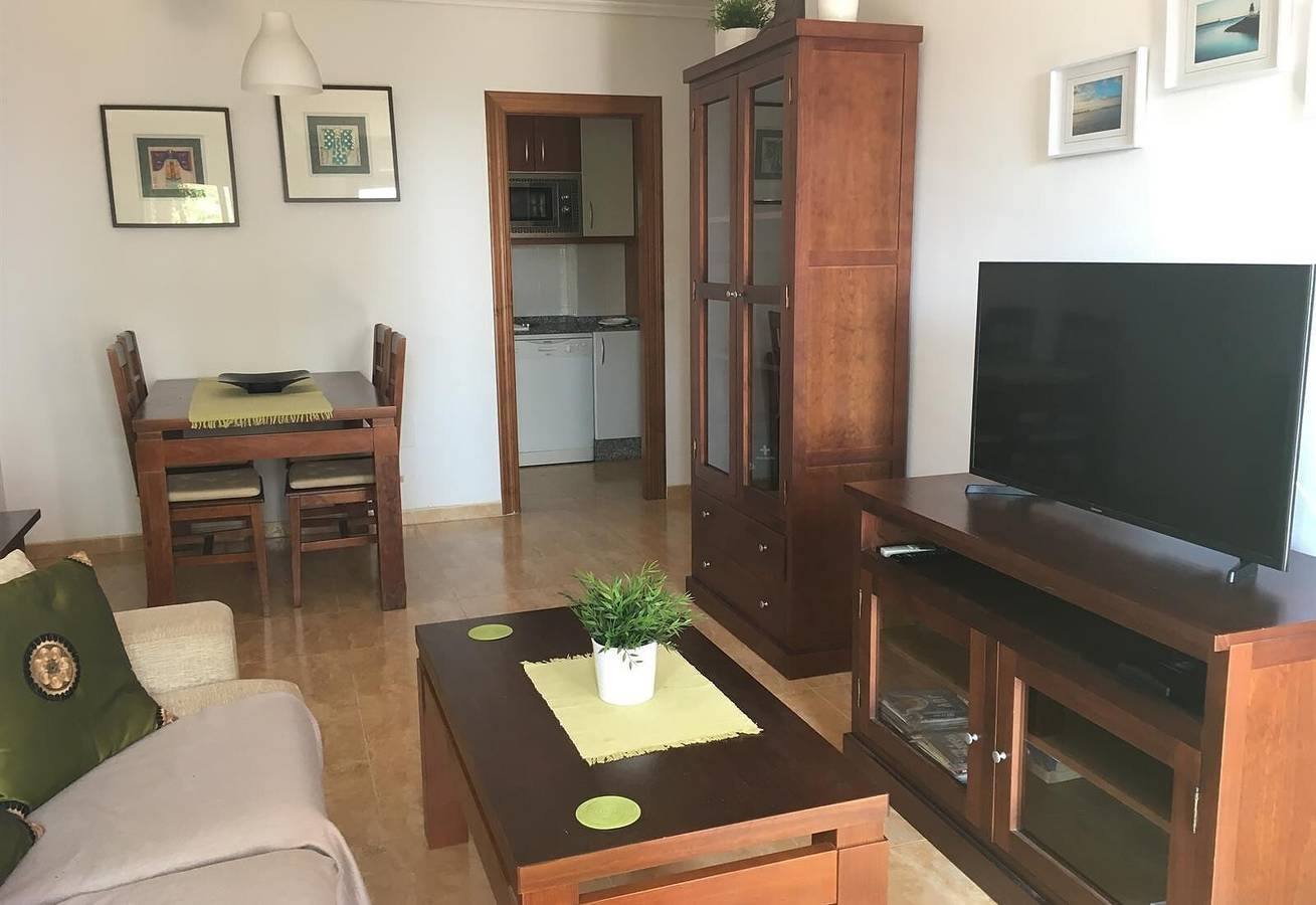 Entire apartment, 2-Bed Apartment Close to the Beach with Pools and Spa, A/C and Wi-Fi in Playas de Vera, Vera