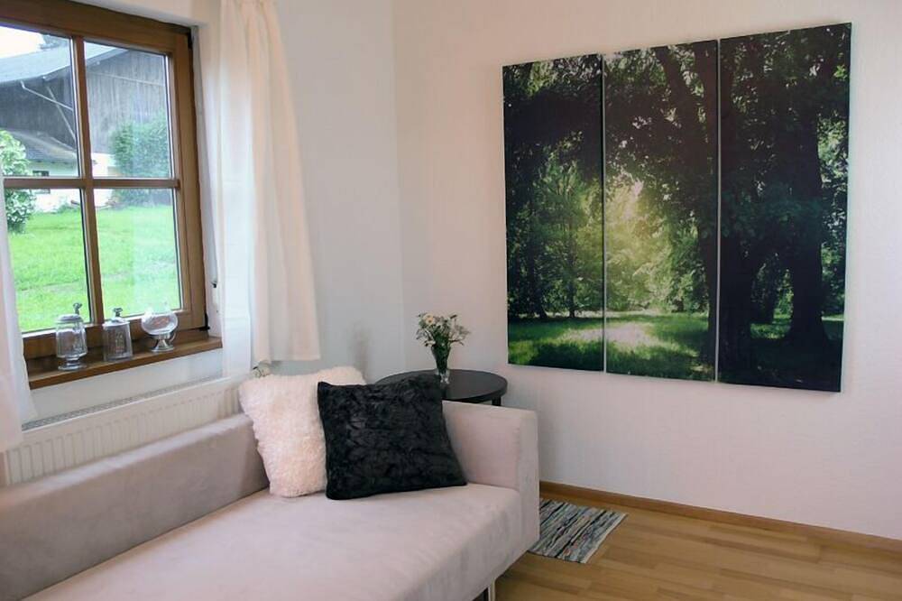 Ganze Wohnung, Ferienwohnung Nr. 1 mit 55 qm in Gollenshausen am Chiemsee, Gstadt am Chiemsee