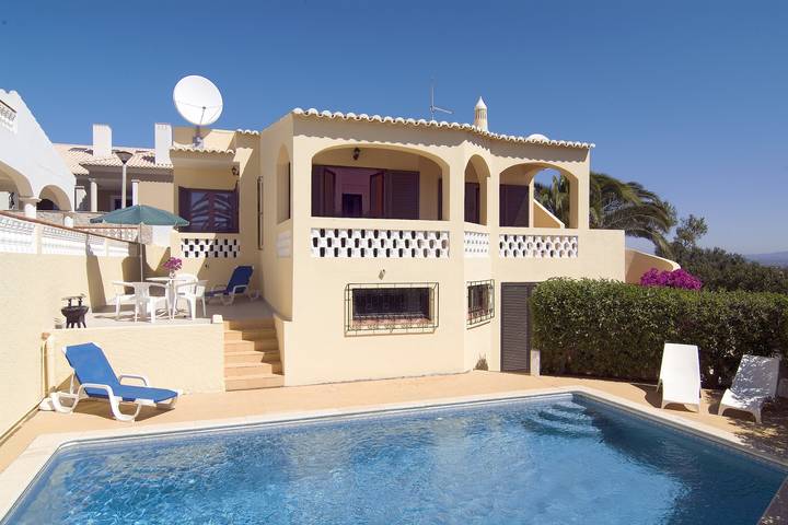 Villa für 5 Personen, mit Terrasse und Garten