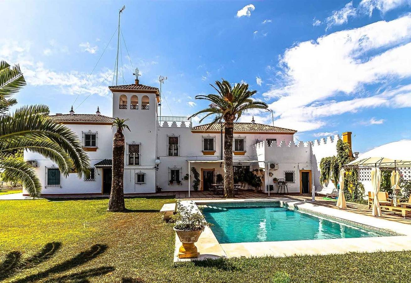 Casa de vacaciones "Hacienda El Corchuelo en Marchena" con piscina, jardín y Wi-Fi in Marchena, Provincia de Sevilla