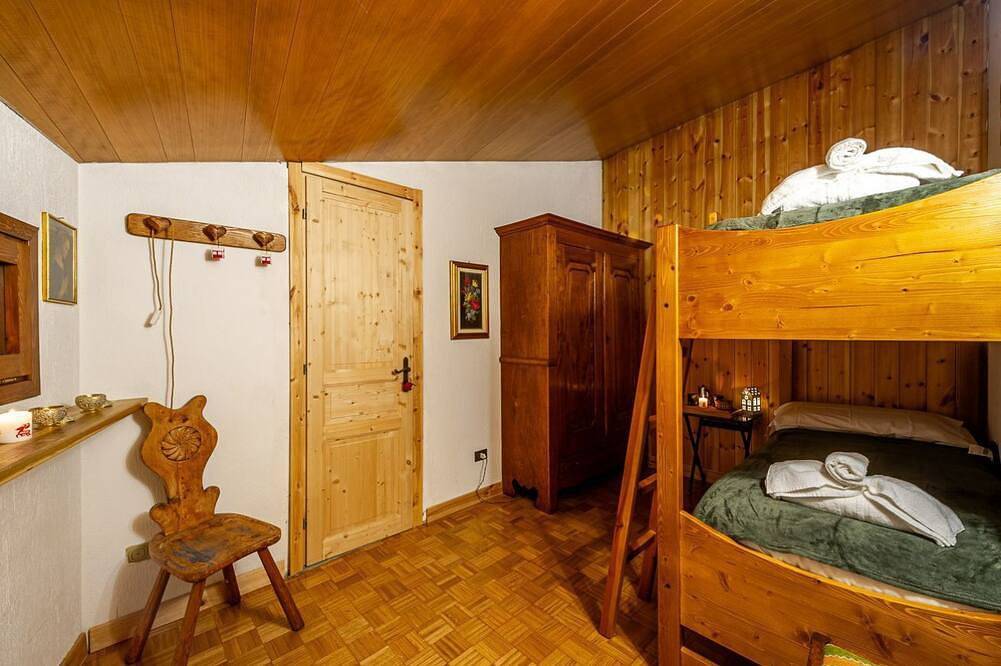 Casa Doretta - Mountain view, fireplace, and comfort in Larzey, Courmayeur