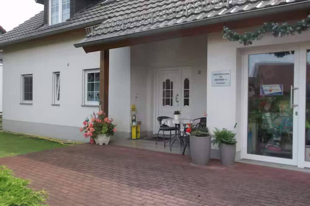 Ganze Wohnung, Ferienwohnung Haus am Wald im Ug in Guhrow, Lausitz