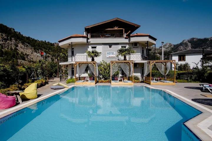 Chambre d’hôte pour 3 personnes, avec jardin ainsi que piscine et vue - 1