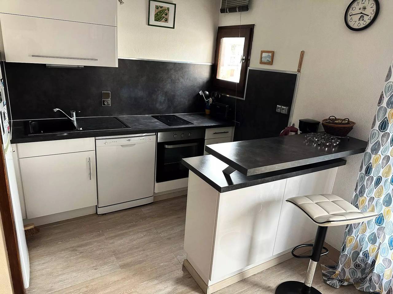 Appartement entier, Idéalement situé sur les Bords du Lac d'Aix les Bains ! in Aix-les-Bains, Région de Chambéry
