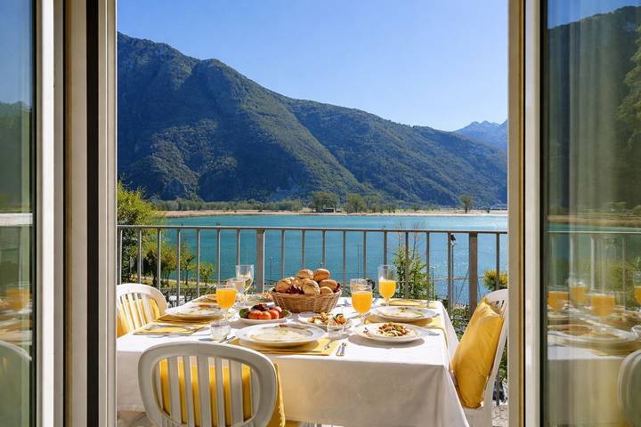 Appartamento per 4 persone, con Balcone e Giardino nonché Vista lago e Panorama in Provincia di Como