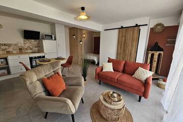 Gîte pour 2 personnes, avec piscine ainsi que jardin et jacuzzi à Le Thoronet