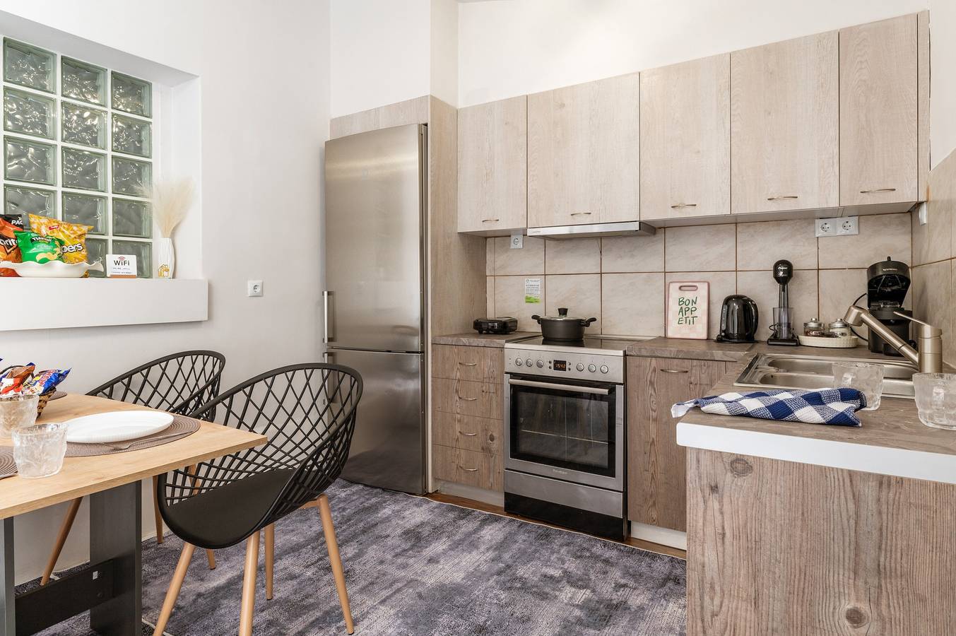 Maison de Vacances 'Azure Nest' avec Terrasse Privée, Wi-Fi et Climatisation in Côte Sud de l'Attique