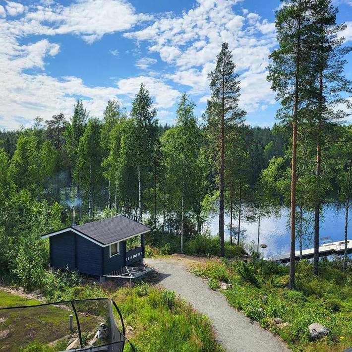 Ferienhaus für 6 Personen, mit Balkon und Terrasse sowie Sauna und Seeblick