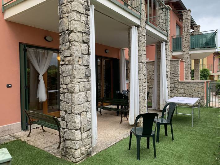 Location de vacances pour 8 personnes, avec Terrasse et Jardin à Torri del Benaco