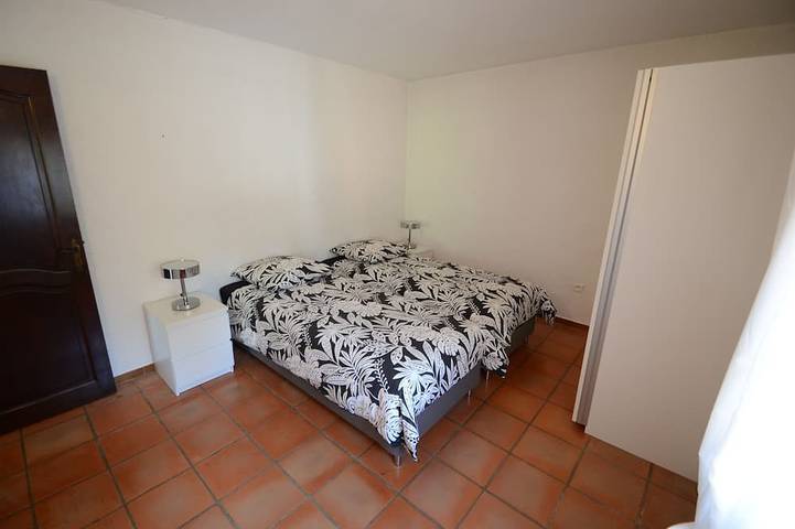 Gîte pour 6 personnes, avec terrasse et jardin, animaux acceptés dans Office De Tourisme De La Croix Valmer - 4