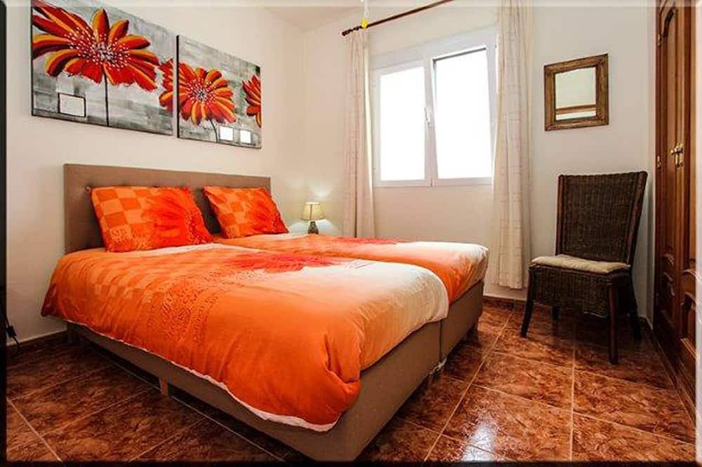 Casa Gusta, una hermosa villa con impresionante piscina y jardín de palmeras! in Xaló, Costa Blanca