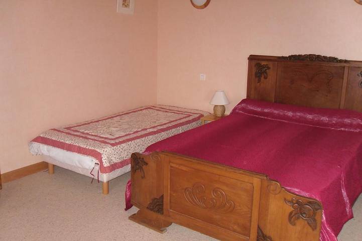 Location de vacances pour 6 personnes, avec jardin à Puycelsi - 3