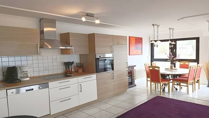 Ferienwohnung für 6 Personen, mit Balkon und Whirlpool sowie Seeblick in der Eifel - 2