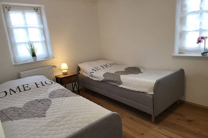 Pension Kostera Eg | 6 Einzelbetten, Terrasse & Parkplatz in Babenhausen, Südhessen