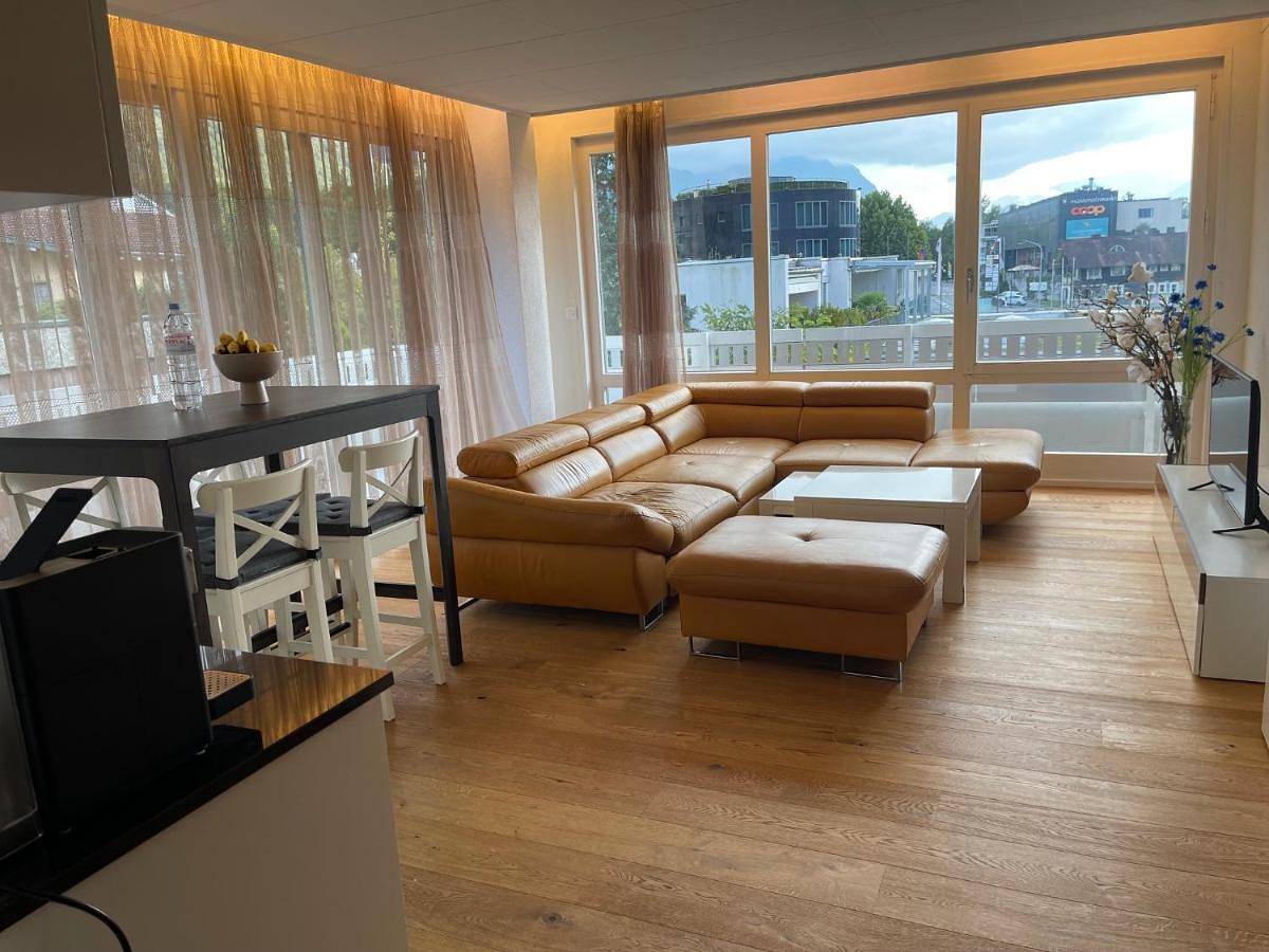 Appartement entier, Modernes Luxus Apartment direkt neben Shopping und Bus in Schaan, Massif du Rätikon