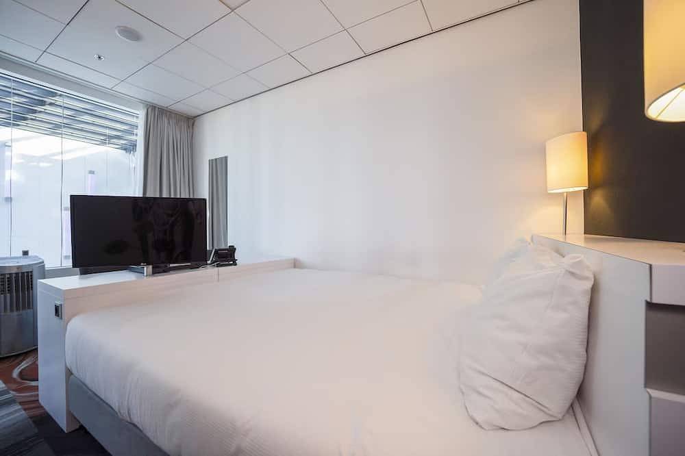 Luxury Stay in Central Leiden with Pool and Attractions Nearby in Leiden, North Sea Netherlands