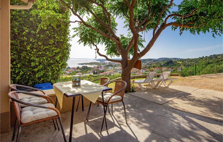 Ferienhaus für 5 Personen, mit Garten und Terrasse auf Rab - 4